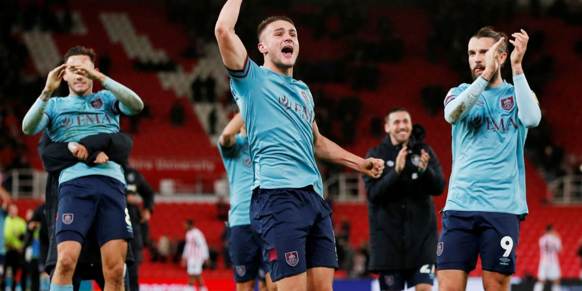 Leeds: Farke Eyeing Late Swoop For £15m Struijk Upgrade